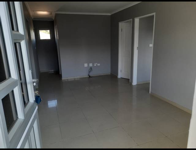 3 BEDROOM APARTMENT FOR SALE IN FAIRBREEZE